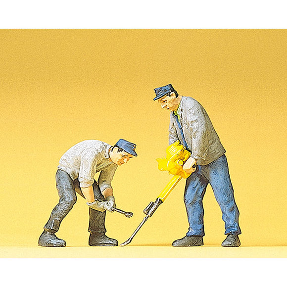 Trabajador de mantenimiento de cables (máquina Hatzuri, llave inglesa) : Preiser - pintado escala 1:22,5 45019