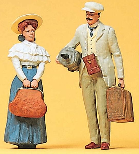 Traveling couple : Preiser, painted 1:22.5 45052