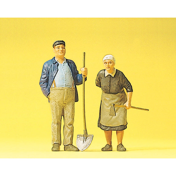 Farmer man and woman : Preiser, painted 1:22.5 45071
