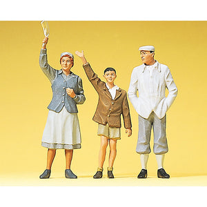 Three figures to see you off at home : Preiser, painted, 1:22.5 scale 45084