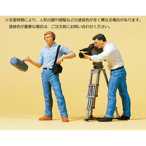Sound technician and cameraman: Preiser, painted 1:24 57104