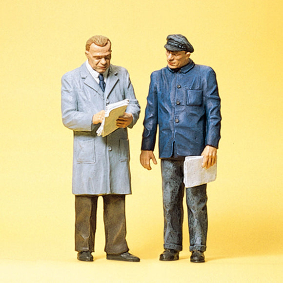 Standing truck driver and warehouse manager : Preiser - painted 1:24 scale 57115