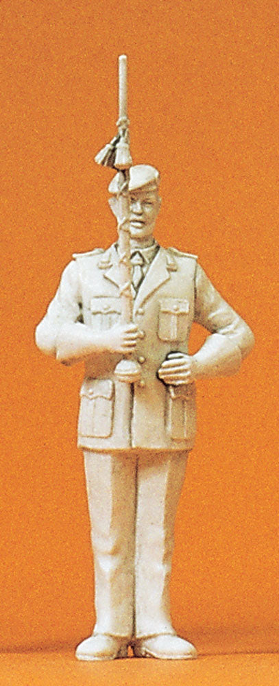 Chief Drum Major of the Military Band: Preiser Unpainted Kit 1:35 64353