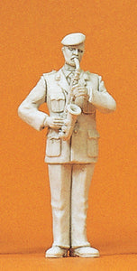 Alto saxophonist in military band: Preiser unpainted kit 1:35 64363