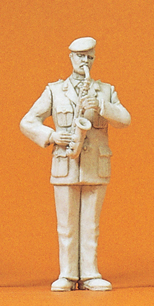 Saxofonista alto en banda militar: Preiser kit sin pintar 1:35 64363