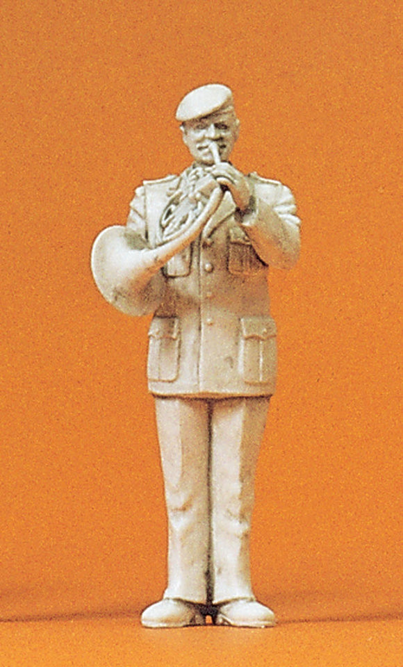 Military horn player: Preiser unpainted kit 1:35 64369