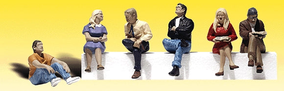Sitting People : Woodland Pre-painted Finished Product N(1:160) 2129