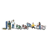 骑自行车和果汁自动售货机的儿童：林地 - 成品 O(1:48) A2752