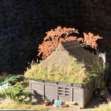 Straw-roofed farmhouse in autumn : Art Stage K - painted 1:150 size